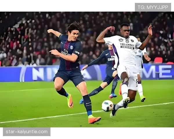 拜仁慕尼黑中场控制下滑，近期表现波动是否影响球队锁定比赛能力