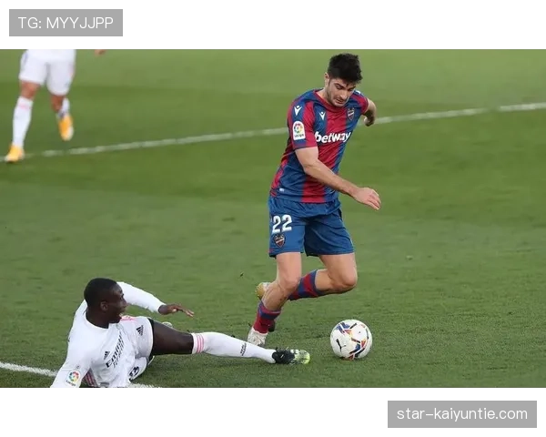 瓦伦西亚：财政危机长期影响逐步显现，球队稳定性面临考验