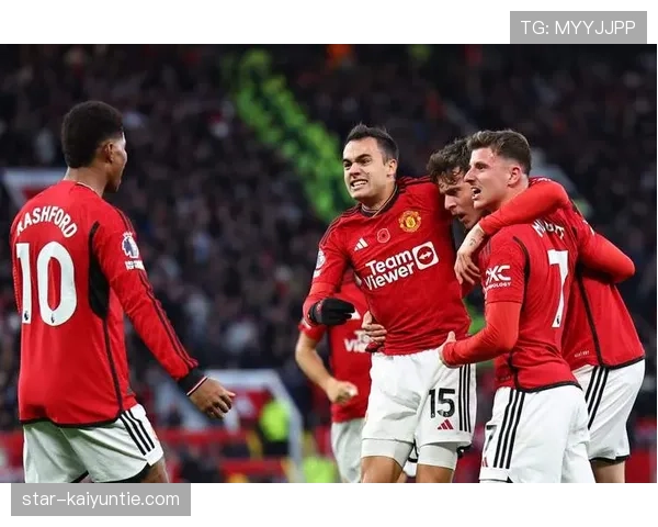 曼联争冠困境加剧：战术转型迟缓与阵容短板制约赛季走势