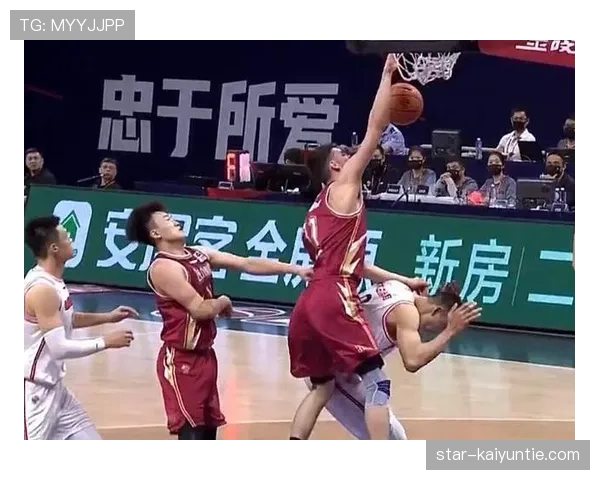 篮球比赛中干扰球的定义是什么？如何判罚？